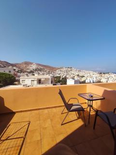 Virginia's guest room - 8