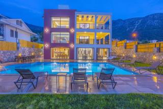 Private Luxury Villa with Large Pool, Jacuzzi and Barbecue in Fethiye Ölüdeniz - 8