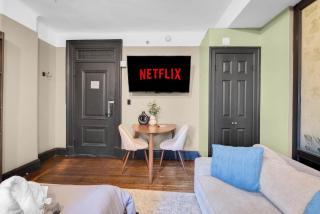 Centrally Located APT in NYC Walk to Time Square - 8