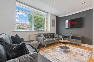 Central Hub - Free Parking - Sleeps 5 - Leeds - 0