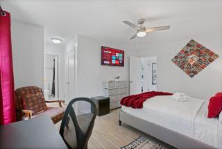 Play & Stay - Freshly Updated, Workspace & Games - Clarksville - 8
