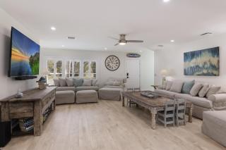 Surf Riders home - 3