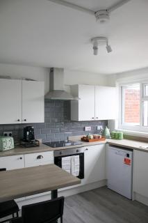 Cosy 3BR Flat With Free Parking Near Marina - Tewkesbury - 8