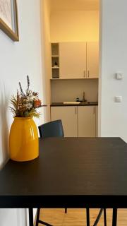Cozy Central Apartment near Stadthalle - 6