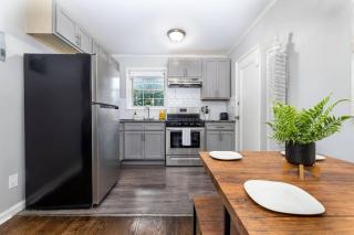 5min to Blue Back Square | Affordable w/ KING Bed - 6