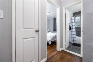 5min to Blue Back Square | Affordable w/ KING Bed - 1