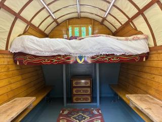 2 Guests - Pet Friendly - Traditional Gypsy Vardo - 3