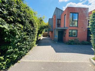 Taylors Place 3bedroom 2Bath Modern House in Winchester Wifi 2FreeParking - Winchester - 0