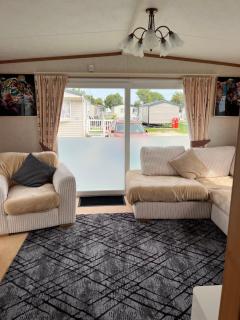 2 Bedroom Mini Lodge near the beach - 8