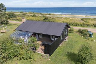 Renovated Holiday Home, Sea View, 50M To Beach - Tjørneholm - 0