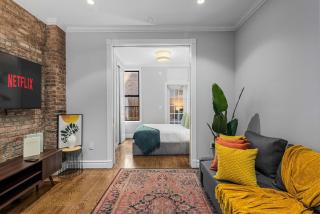 2BR Lower East Side Family Haven Private Patio - New York - 8