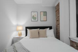 2BR Lower East Side Family Haven Private Patio - New York - 6
