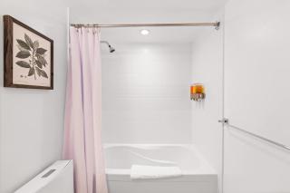 2BR Lower East Side Family Haven Private Patio - 5