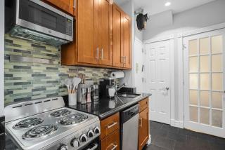 Lower East Side 2BR with Private Patio - 4