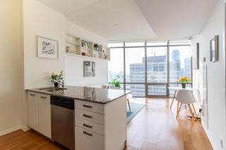 Luxe Cozy Downtown Condo 1BR with Amazing Views - 3