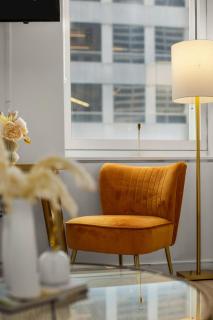 Chic NYC Retreat Beside Broadway & Iconic Sights - 8