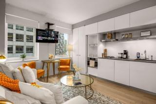 Chic NYC Retreat Beside Broadway & Iconic Sights - 4