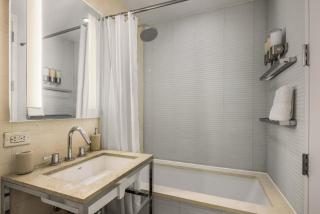 Chic NYC Retreat Beside Broadway & Iconic Sights - 2