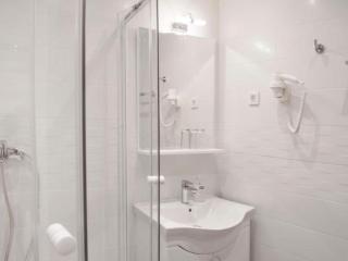 Standard Double Room 5 - 4