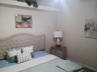 Cozy room with HEATED POOL & SPA -HOT TUB - 9