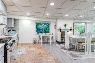 Spacious NEW 3 Bedroom Nature Retreat home - 7