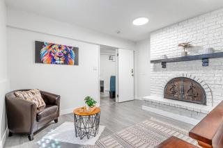 Spacious 3BR Guest Suite by the Creek In North Vancouver Sleeps 6, Free Parking - 4