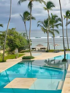 Caribbean Sunscape Beachfront Apartment - 9