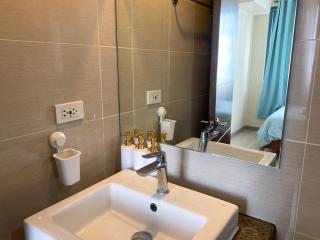 Mactan Newtown Seaview Condo by Cebu Pigmom - Punta Engaño - 2