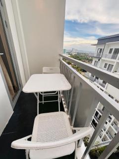 Elegant Room with Relaxing Ambiance - Mandurriao - 5