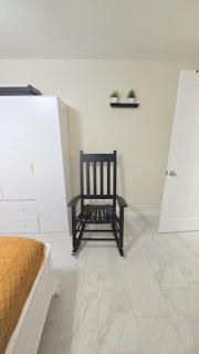 Staten Island Cozy Private 1-br Basement Apt close to NYC Family & Pet Friendly - 5