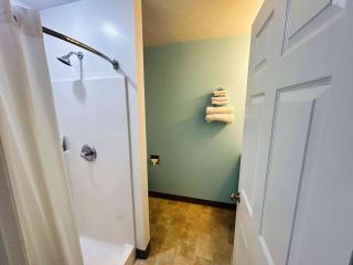 King suite with Lake View - Lake City - 7
