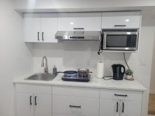 Entire Basement Suite in Bonavista - Winnipeg - 1