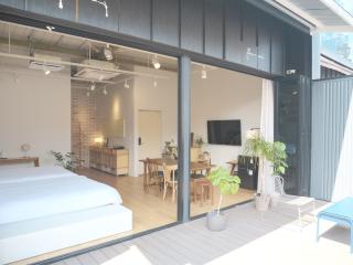 Upflo Hostel - 1