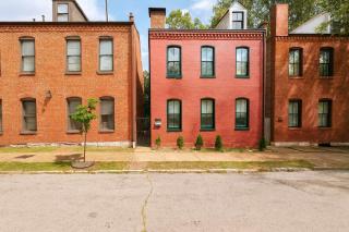 Soulard 2BR Balcony Free Parking Walk to Dining - 5