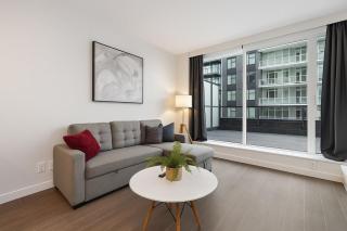 Modern Condo with King Bed, Balcony and Parking near SkyTrain for 4 - Burnaby - 0