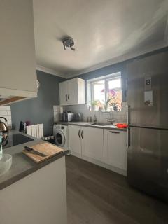 Homely flat in Surrey - 2