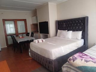 Neat Haven Self Catering - 3