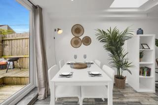 Charming 2 Bedroom City - Centre Flat with Sunny Patio - Cardiff - 5