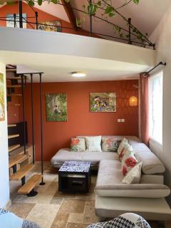 Atypical & Cozy Getaway - 3