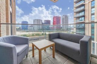 Stylish Two Bedroom Flat with Balcony Views in Canning Town - Londra - 9