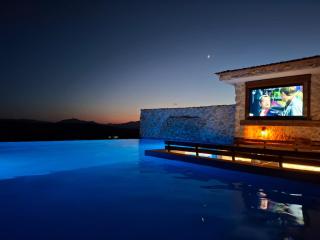 Sunset Stone Villa - 6