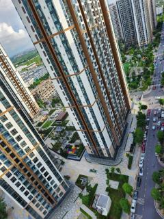 Luxury 1BR Lake View Apartment at Vinhomes Ocean Park - 7