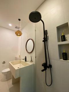 Modest and Cosy 2bd Villa with Rooftop 4min to Cemagi Beach - 4