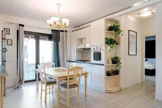 Downtown Floreasca Penthouse w Jacuzzi&Terrace - 4