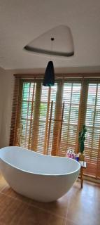 Biệt thự 6 phòng ngủ Hayha Tropical Khem Beach - Phú Quốc - 1