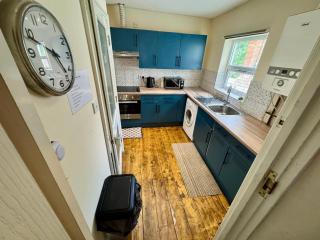 Spacious 2-Bed Apartment - Bristol - 7