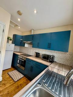 Spacious 2-Bed Apartment - Bristol - 6