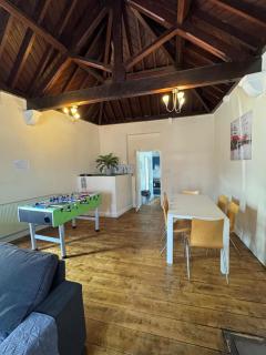Spacious 2-Bed Apartment - Bristol - 5