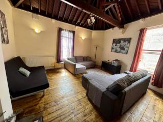Spacious 2-Bed Apartment - Bristol - 4