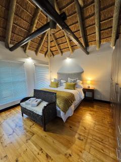 The Whispering Milkwood Cottage - Gqeberha - 0